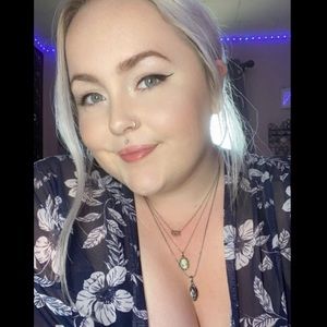 Meet your Posher, Courtney